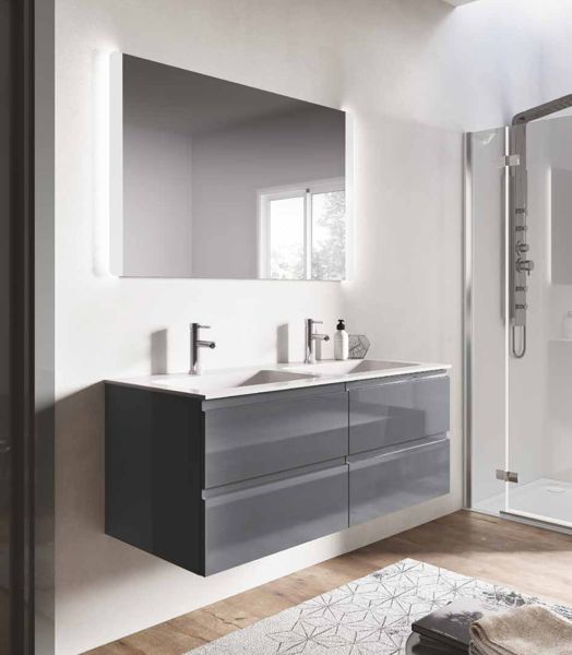 Badezimmer mit Doppel-Waschtisch, Breite 120 cm